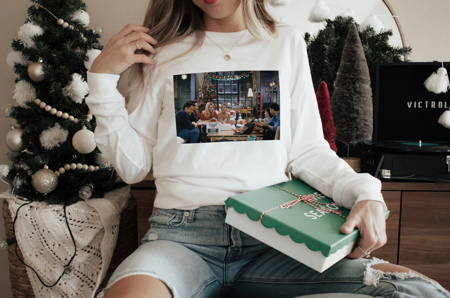 Friends Christmas Long Sleeve Tee